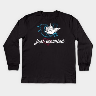 Just married Cruise Ship Honeymoon Couple Matching Gift Kids Long Sleeve T-Shirt